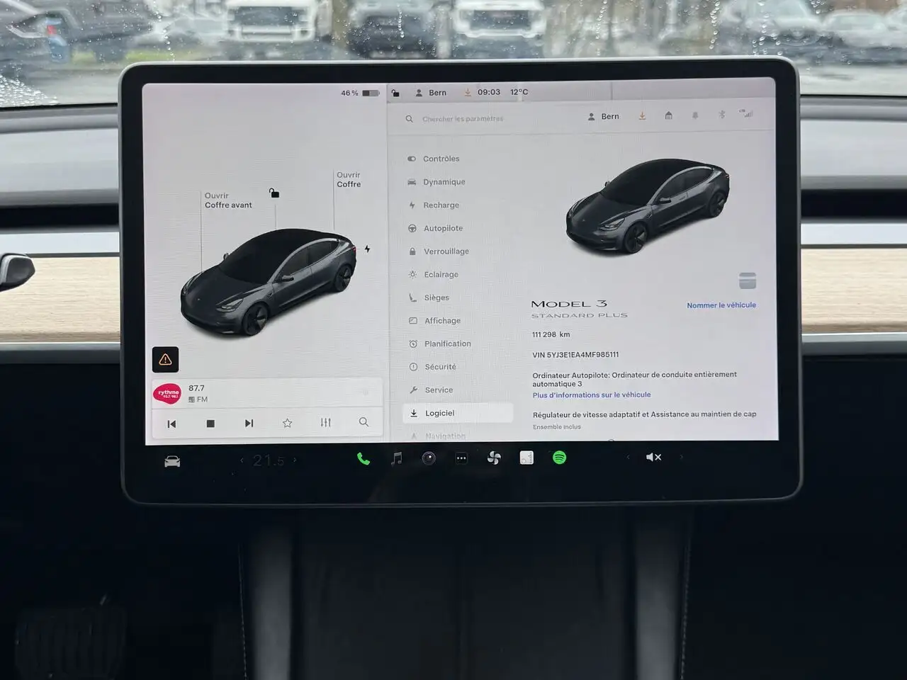 Tesla Model 3 снимка Tesla Model 3