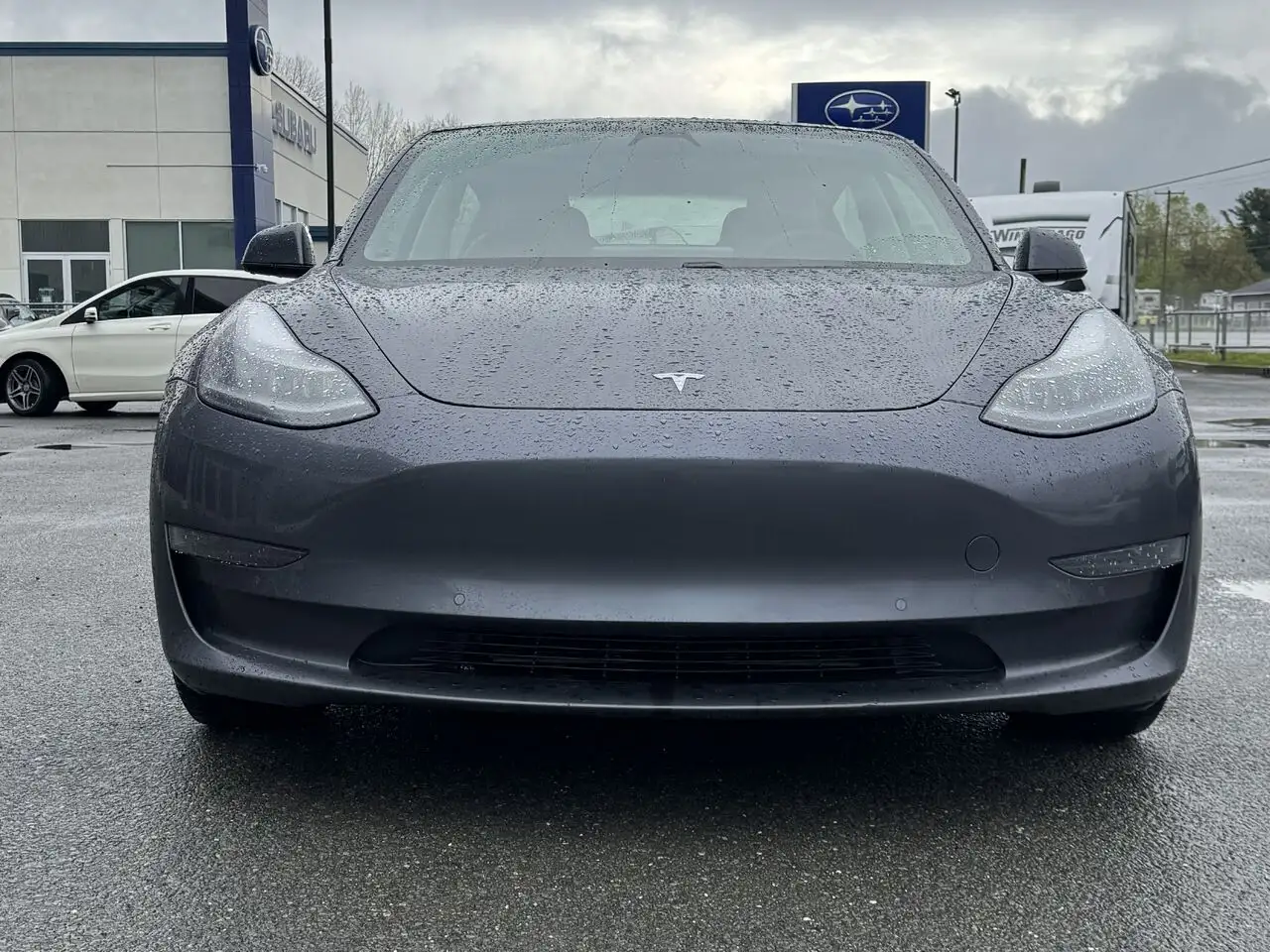 Tesla Model 3 снимка Tesla Model 3