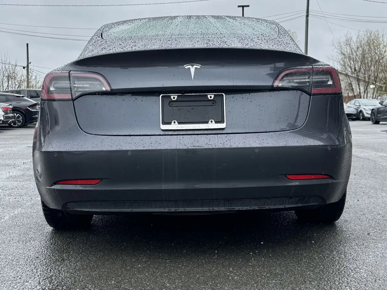 Tesla Model 3 снимка Tesla Model 3