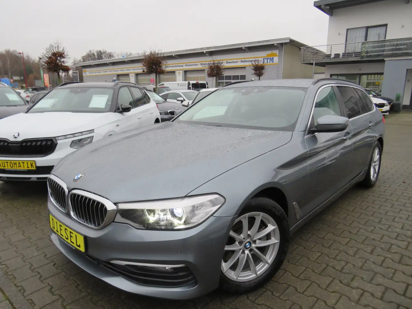 BMW 520 dA touring *1.HAND *AHK *KAMERA *LED Grau - 1