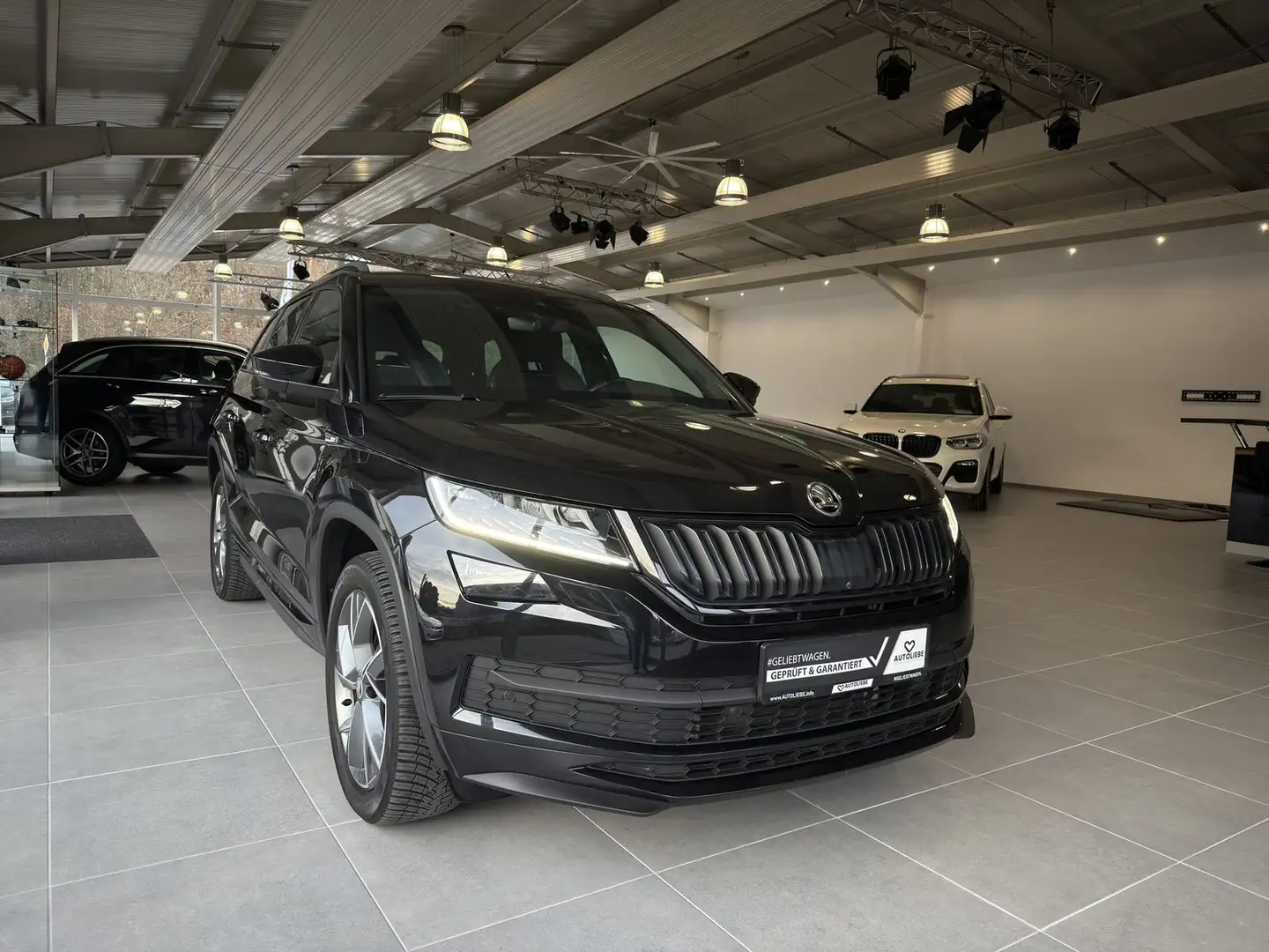 Skoda Kodiaq 2.0 TDI Sportline 4x4 DSG*PANO*360*ACC Schwarz - 2