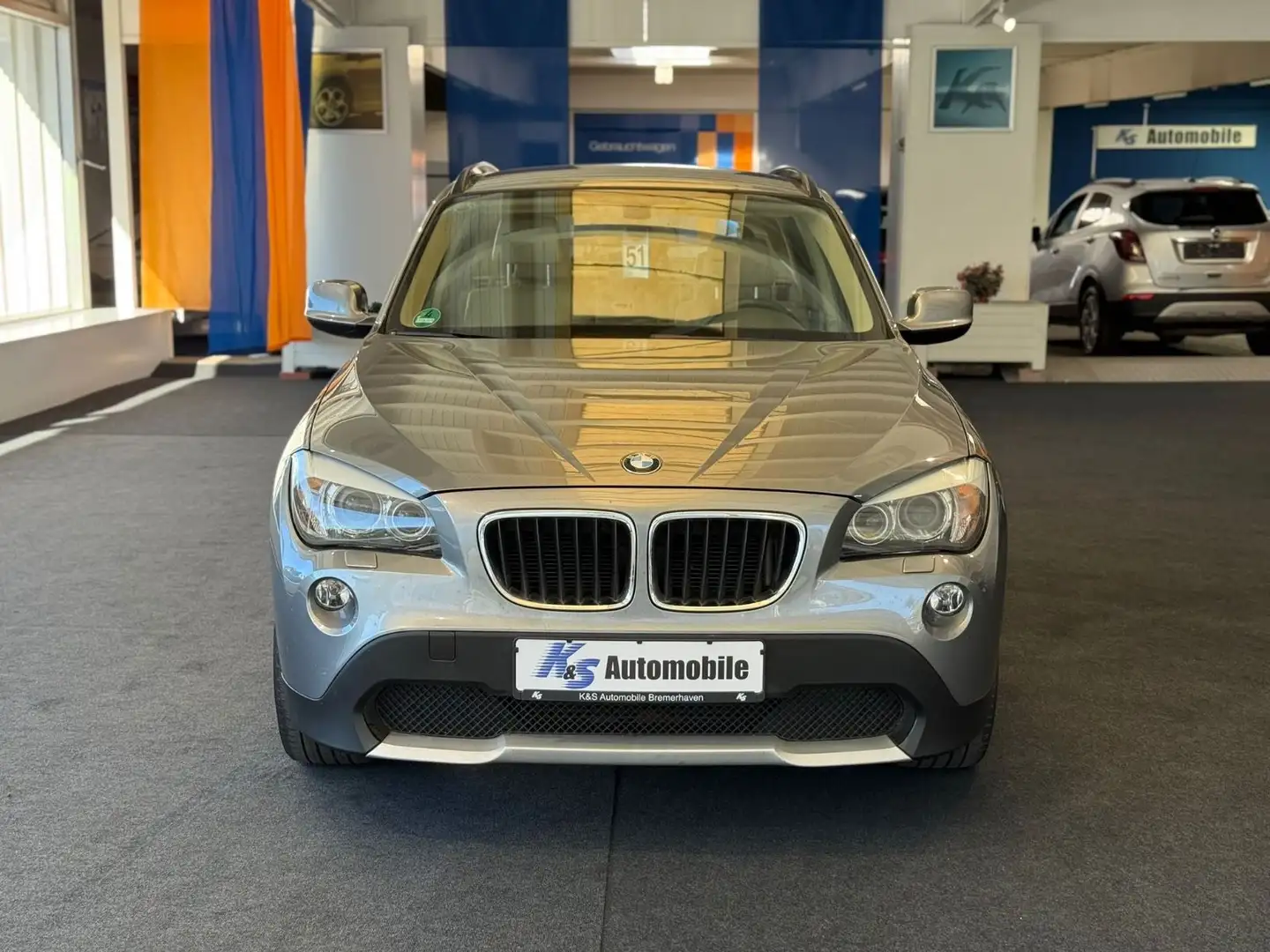 BMW X1 Baureihe X1 20 i sDrive*LEDER*SITZH.* Grau - 2
