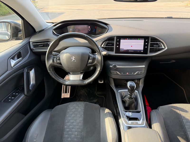 Peugeot 308 308 SW 1.5 BlueHDi Roadtrip S — photo 4