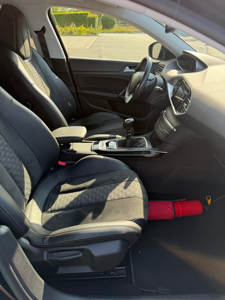 Peugeot 308 308 SW 1.5 BlueHDi Roadtrip S — photo 5