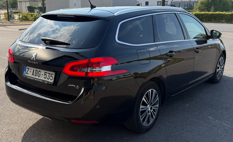 Peugeot 308 308 SW 1.5 BlueHDi Roadtrip S — photo 3