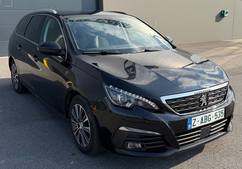 Peugeot 308 308 SW 1.5 BlueHDi Roadtrip S — photo 2
