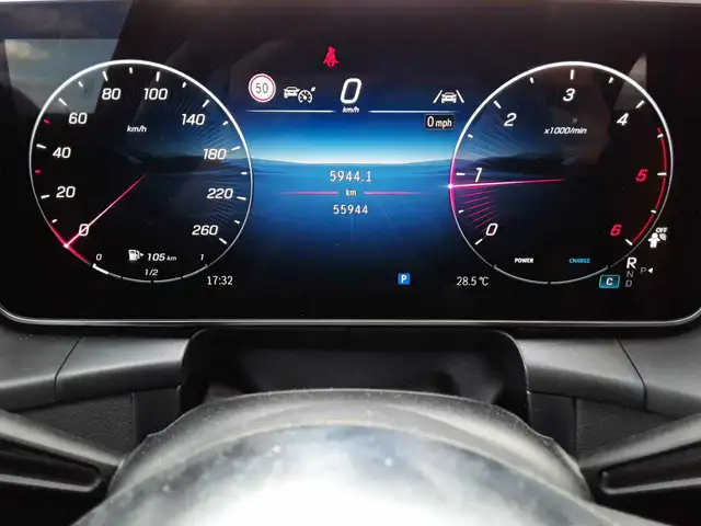 Mercedes-Benz GLC view 11