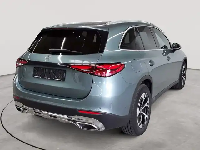 Mercedes-Benz GLC view 4
