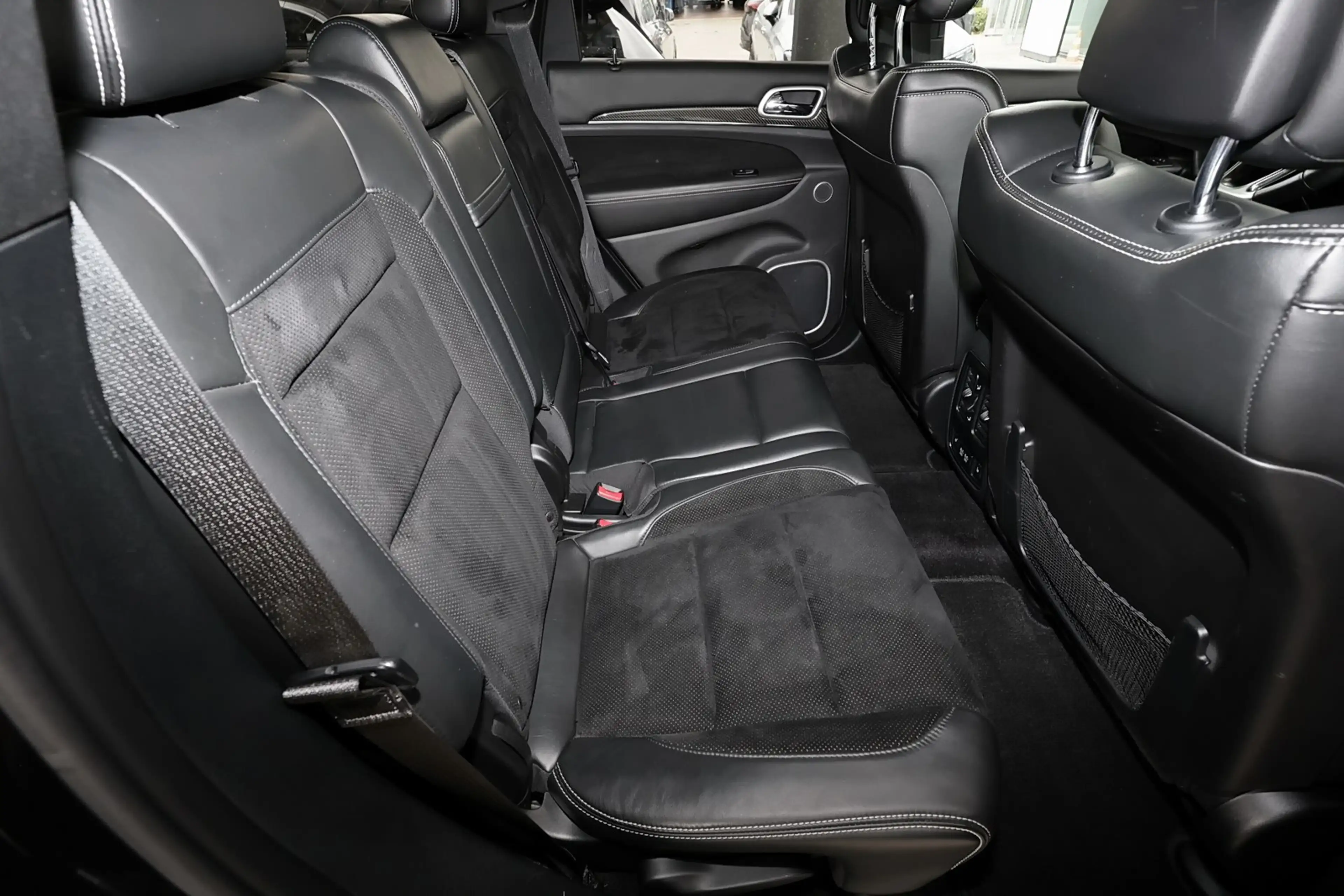 Jeep Grand Cherokee 6,4 SRT — photo 6