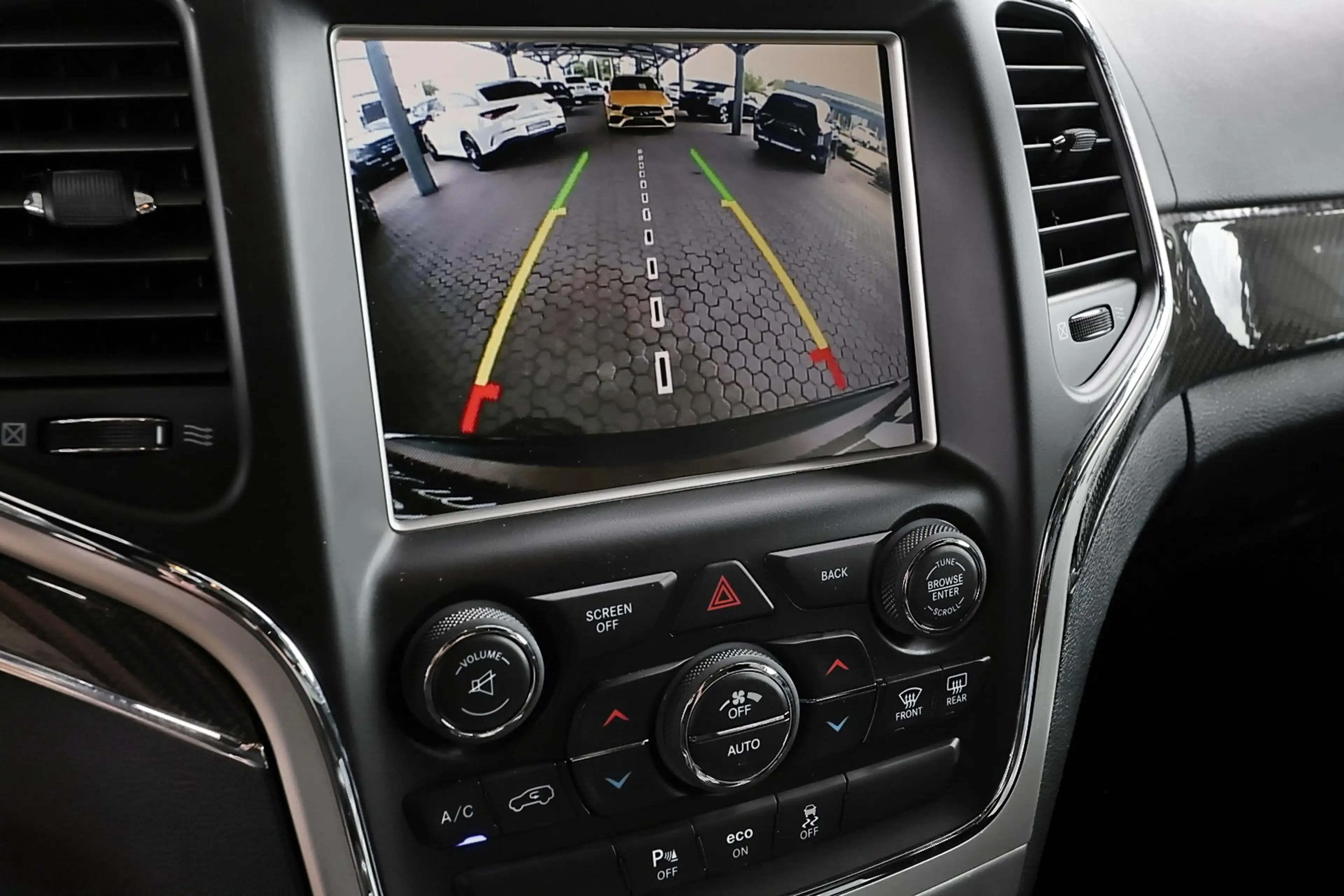 Jeep Grand Cherokee 6,4 SRT — photo 11