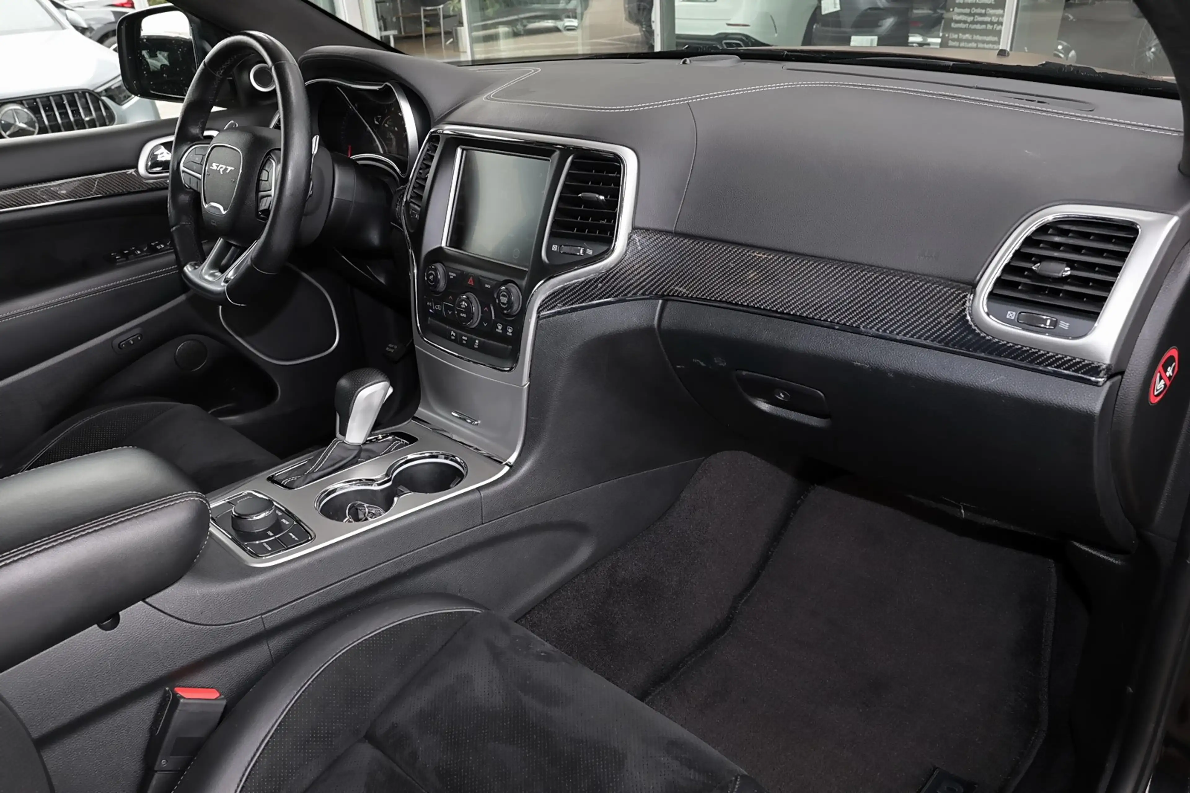 Jeep Grand Cherokee 6,4 SRT — photo 8