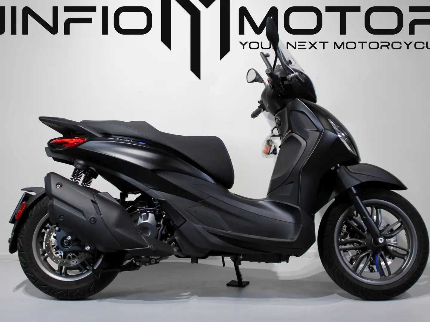 Piaggio Beverly 400 - 1