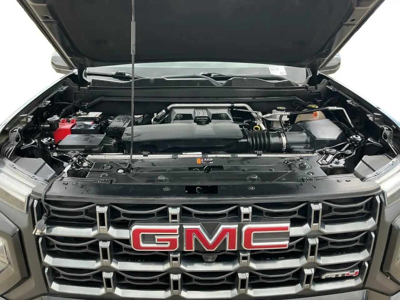 GMC Canyon photo GMC Canyon