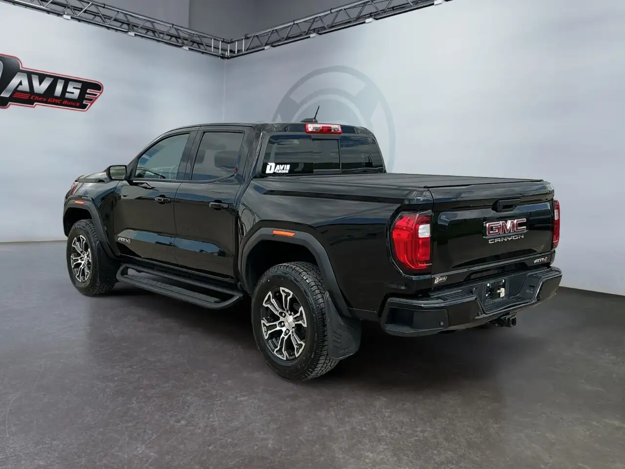 GMC Canyon photo GMC Canyon