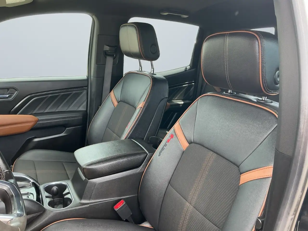 GMC Canyon photo GMC Canyon