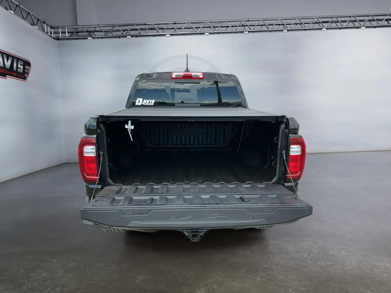 GMC Canyon photo GMC Canyon