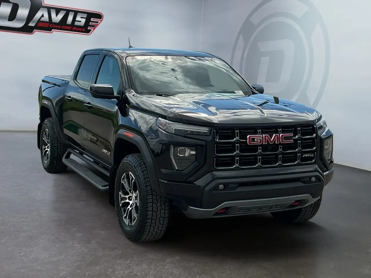 GMC Canyon photo GMC Canyon