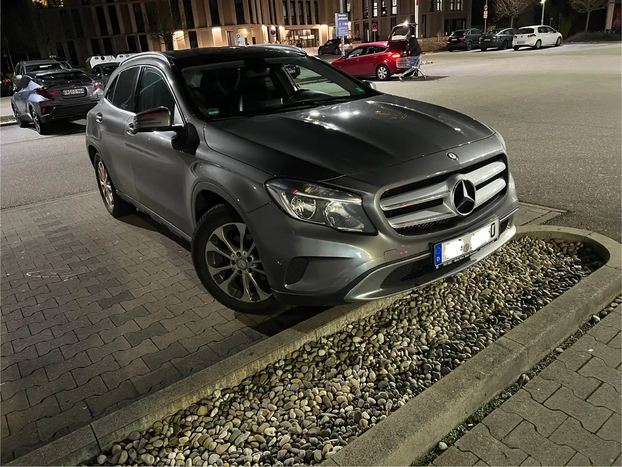 Mercedes-Benz GLA 220