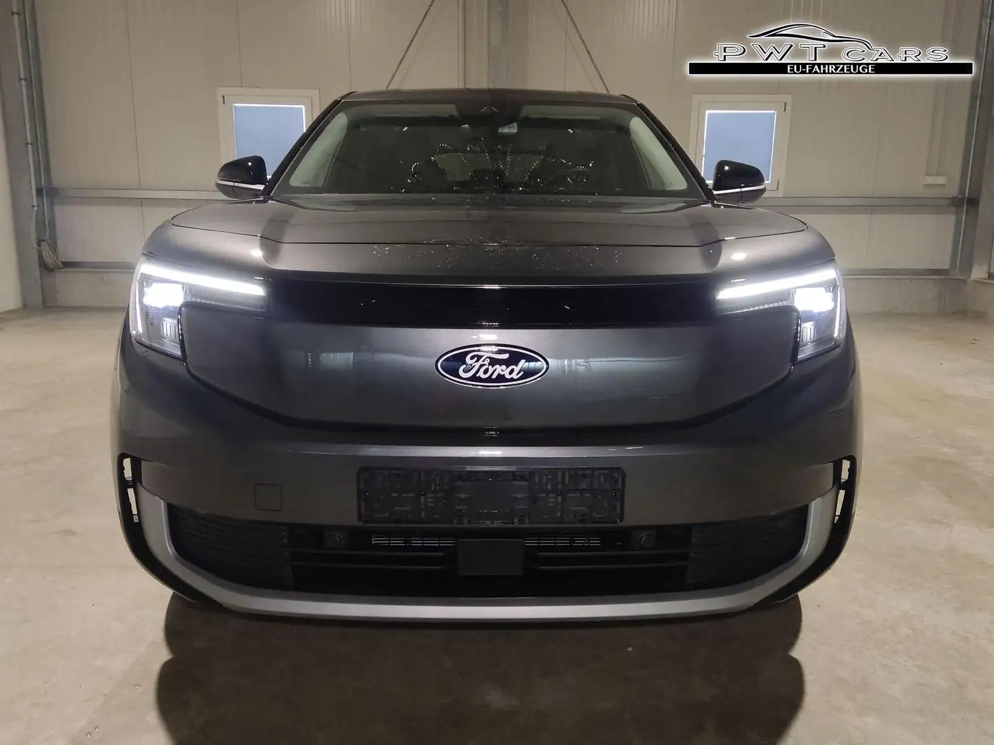Ford Explorer Limited Edition Extended Range 79kWh 204PS Auto... Grau - 2