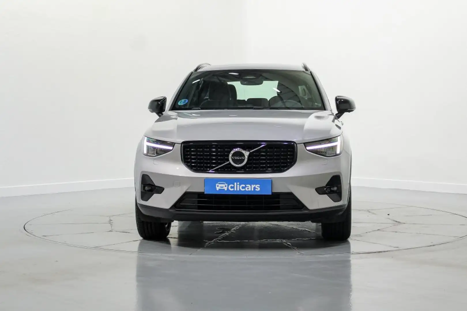 Volvo XC40 B3 Plus Aut. Plateado - 2