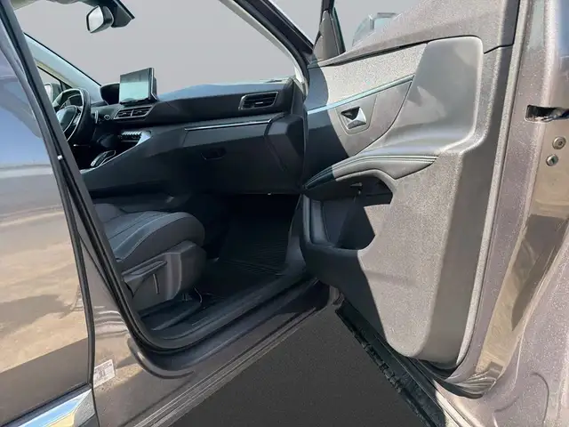 Peugeot 3008 view 11