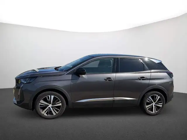 Peugeot 3008 view 4