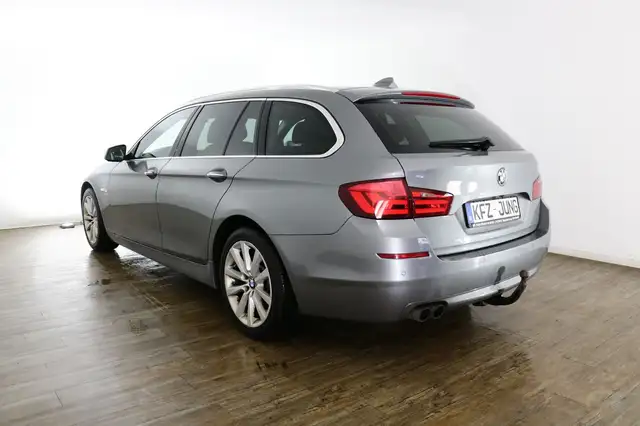 BMW 5 Series view 7