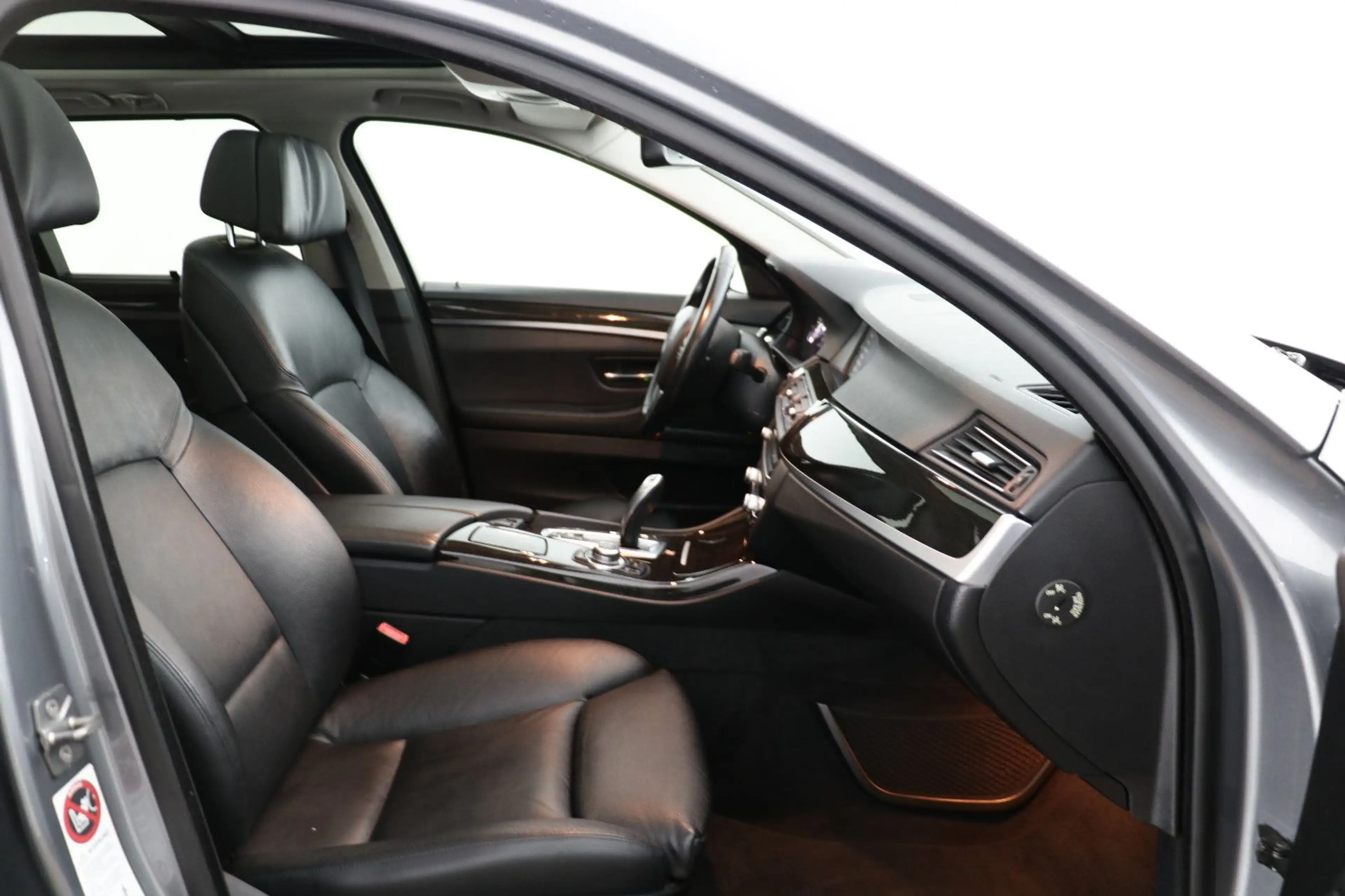 BMW 525 xDrive*TÜV 01/2027*Pano*Xenon*Leder* — photo 11