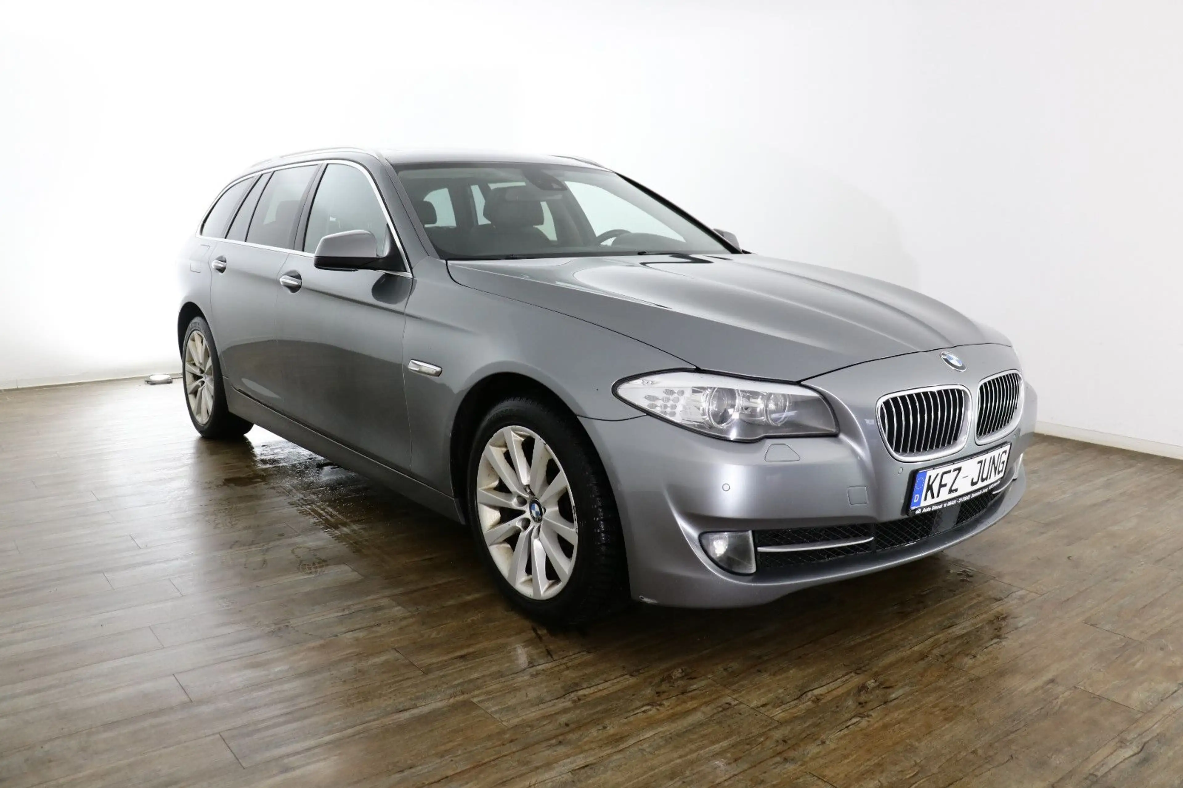 BMW 525 xDrive*TÜV 01/2027*Pano*Xenon*Leder* — photo 4