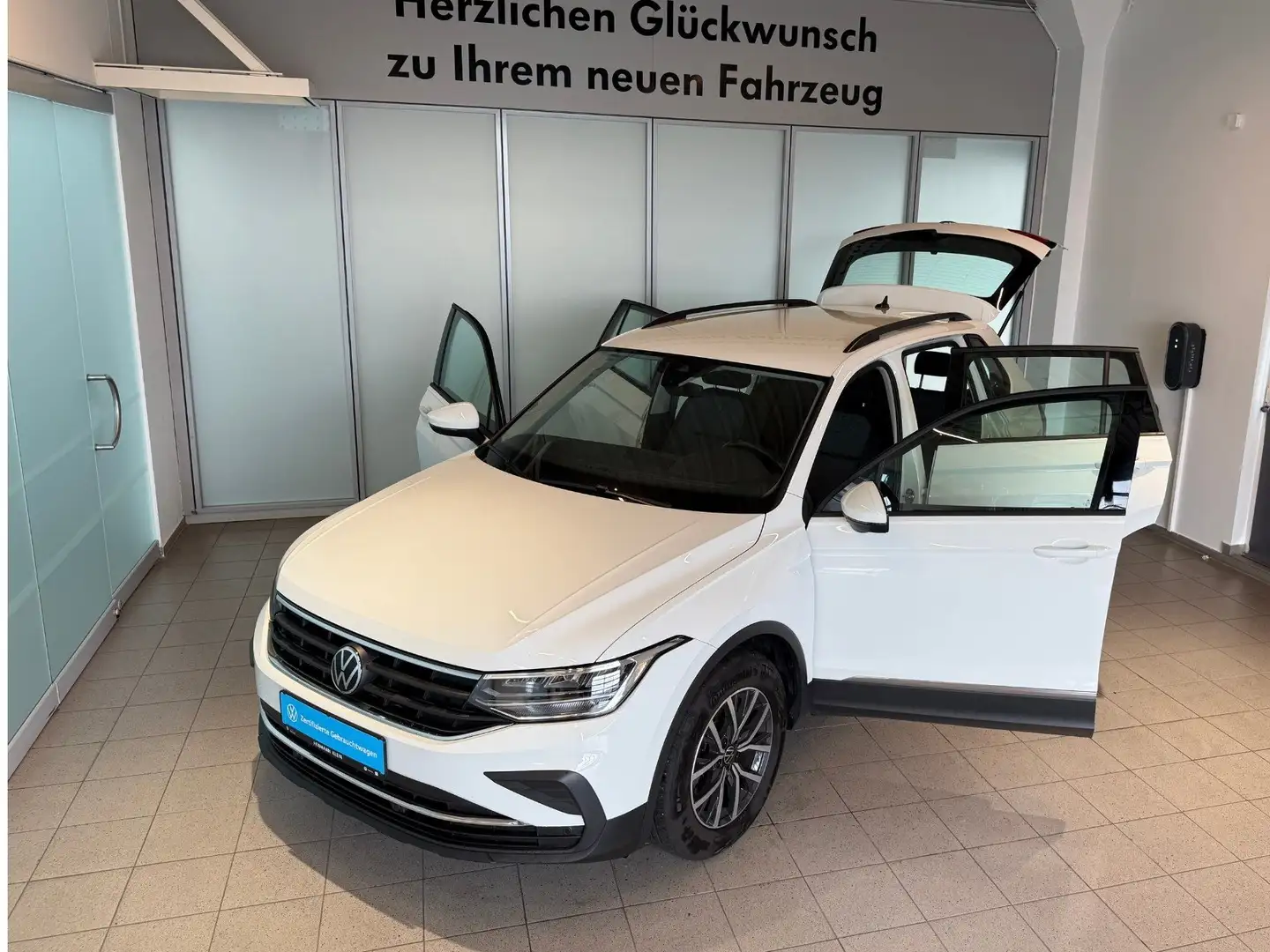 Volkswagen Tiguan 1.5 TSI Life LED, ACC, DAB+ Alb - 2