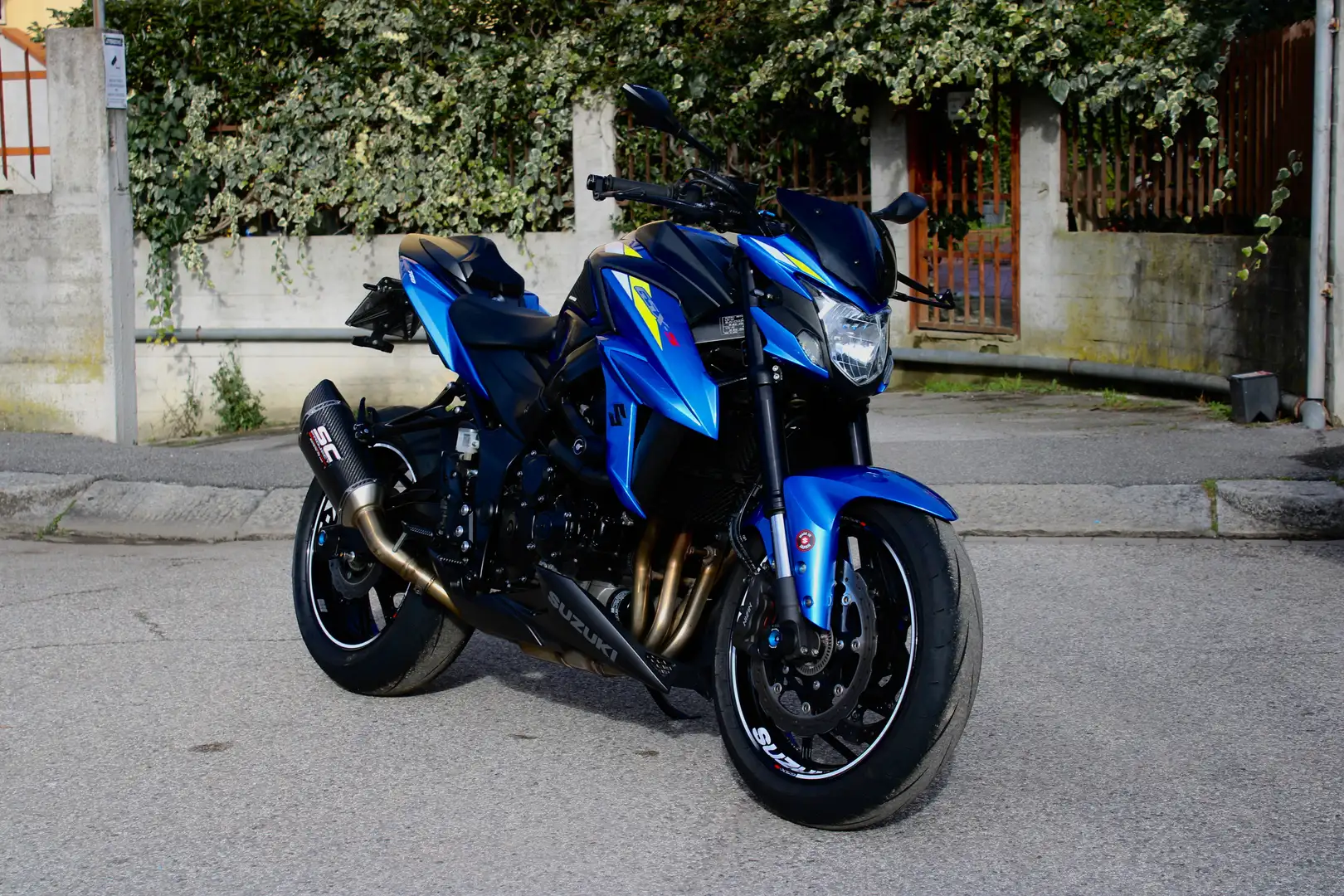 Suzuki GSX-S 750 Yugen Carbon ABS depotenziata A2 Azul - 1