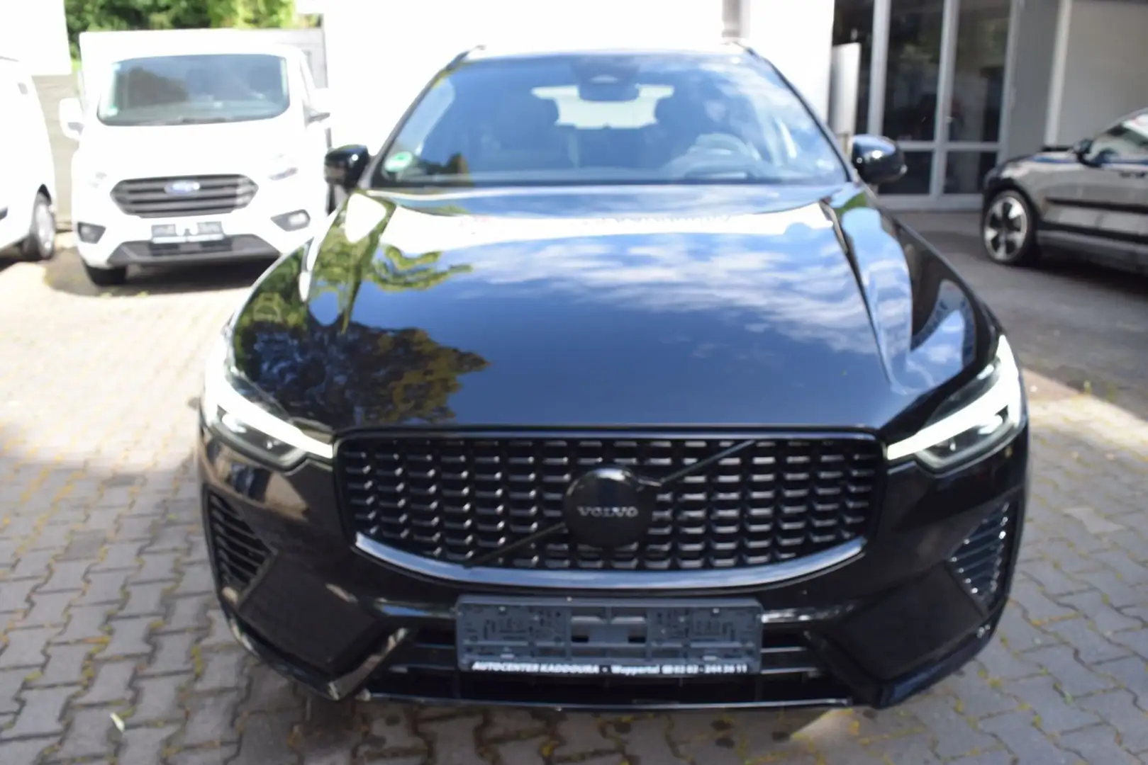 Volvo XC60 T8 Ultra Black Edition Head-Up,Pano,St-H,21 Schwarz - 2