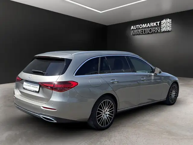 Mercedes-Benz C-Class view 6