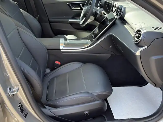 Mercedes-Benz C-Class view 14