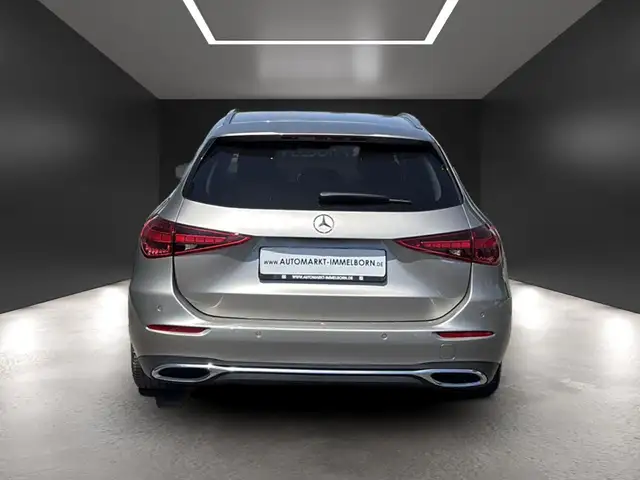Mercedes-Benz C-Class view 9