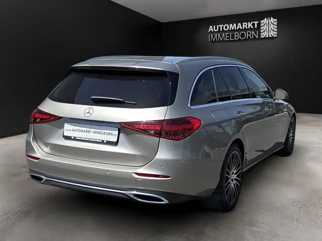 Mercedes-Benz C-Class view 11