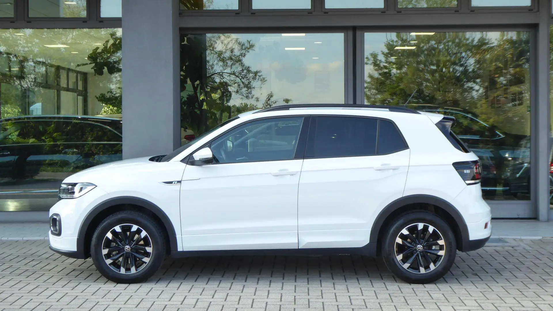 Volkswagen T-Cross 1.0 TSI 110 CV DSG R-Line Wit - 2