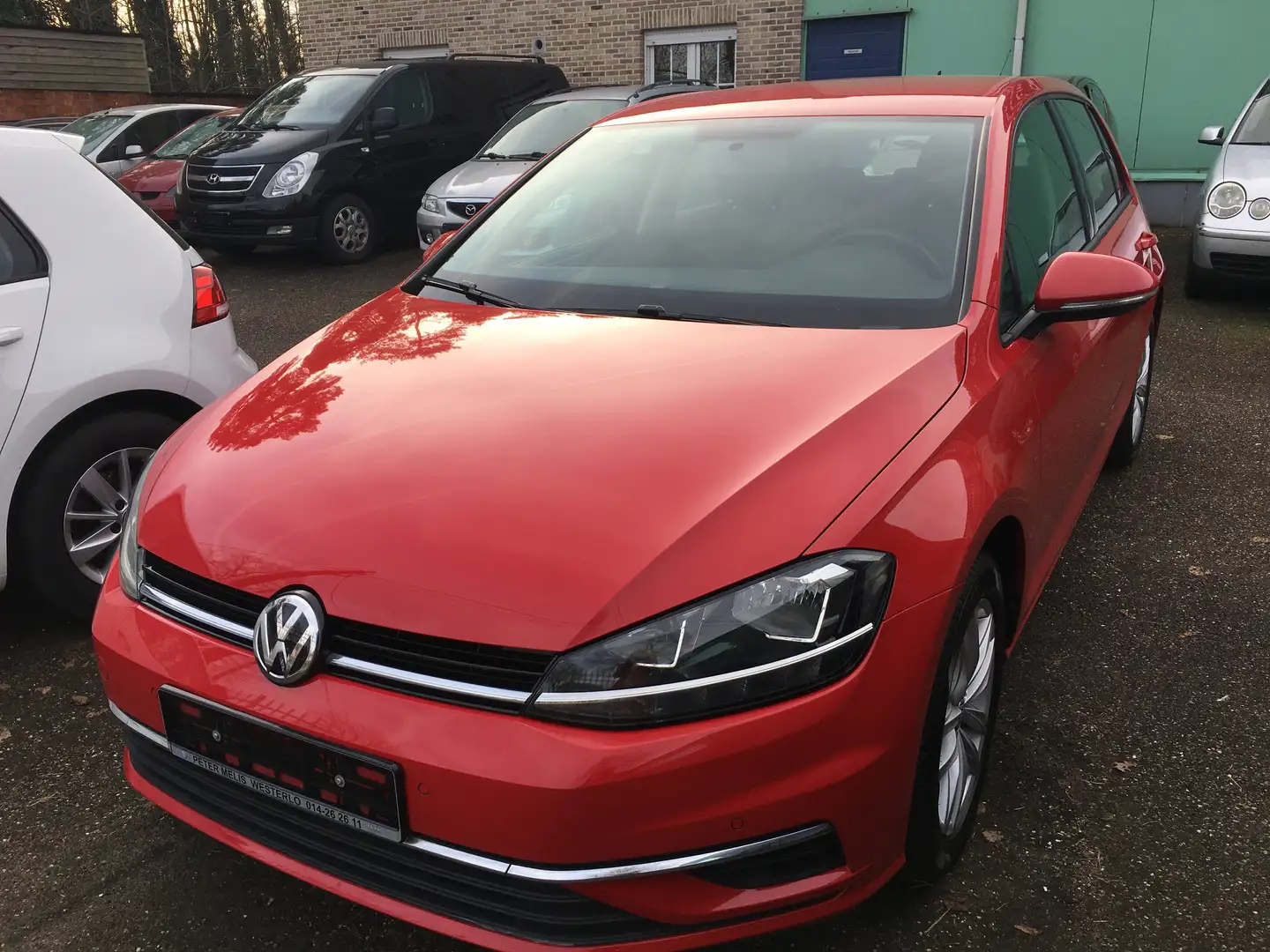 Volkswagen Golf 1.0 TSI 63KW BENZINE BMT Rouge - 1