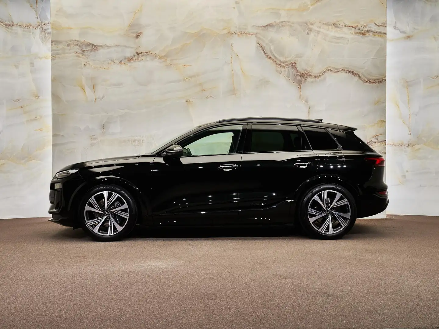 Audi SQ6 e-tron Quattro, pano, 21", matrix-LED, B&O, bijrijdersdis Schwarz - 2