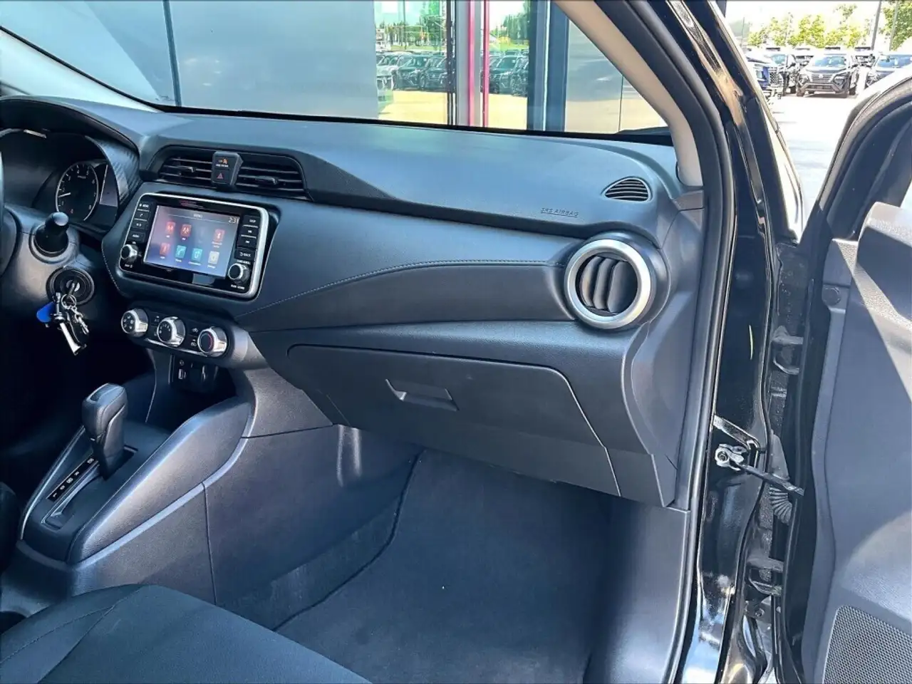 Nissan Versa fotografie Nissan Versa