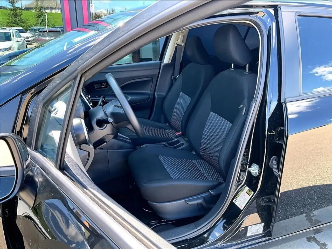 Nissan Versa fotografie Nissan Versa