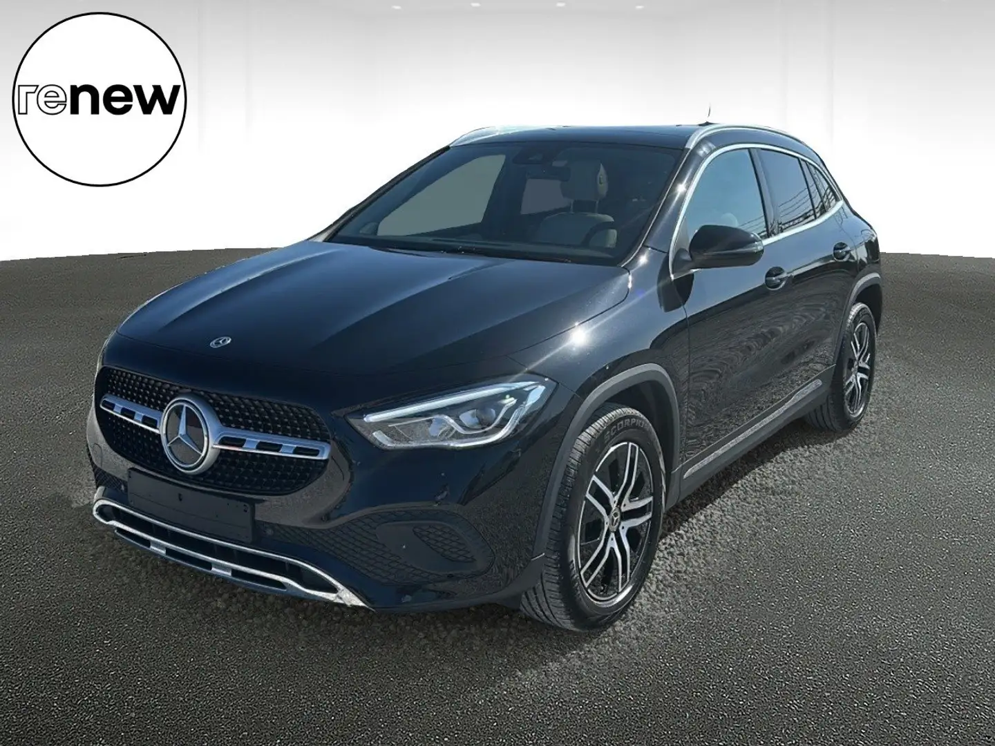 Mercedes-Benz GLA 180 GLA 180 d Luxury Line Czarny - 1