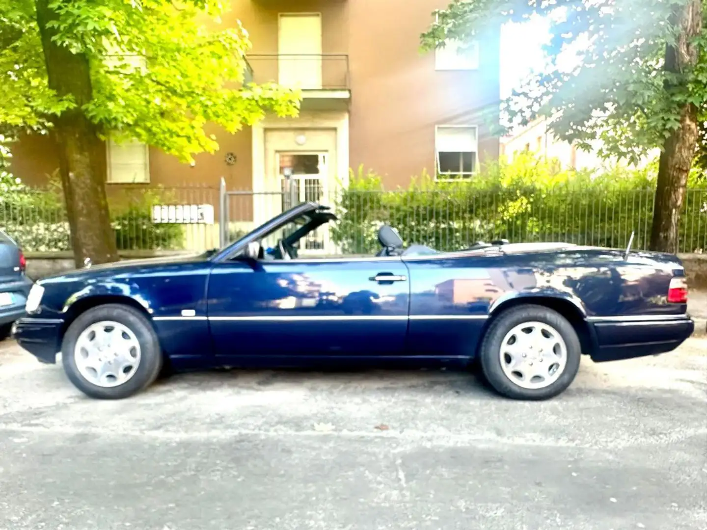 Mercedes-Benz E 200 cat Cabriolet ISCRITTA ASI Blu/Azzurro - 2