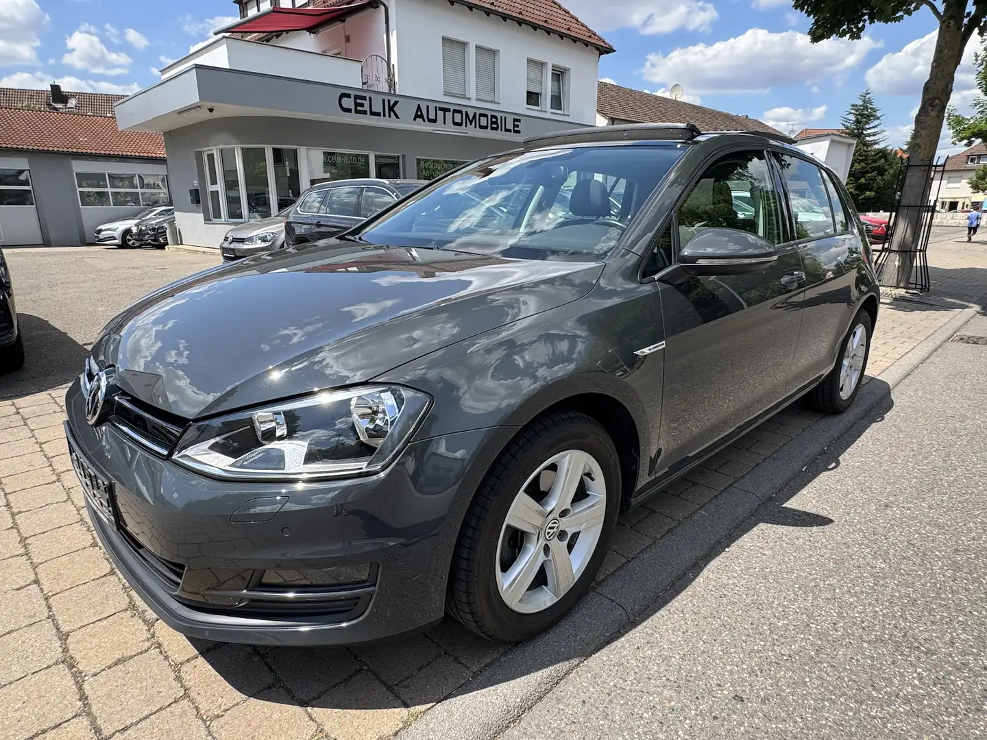 Volkswagen Golf VII 1.4 TGI DSG Lim Comfortline BlueMotion Grijs - 1