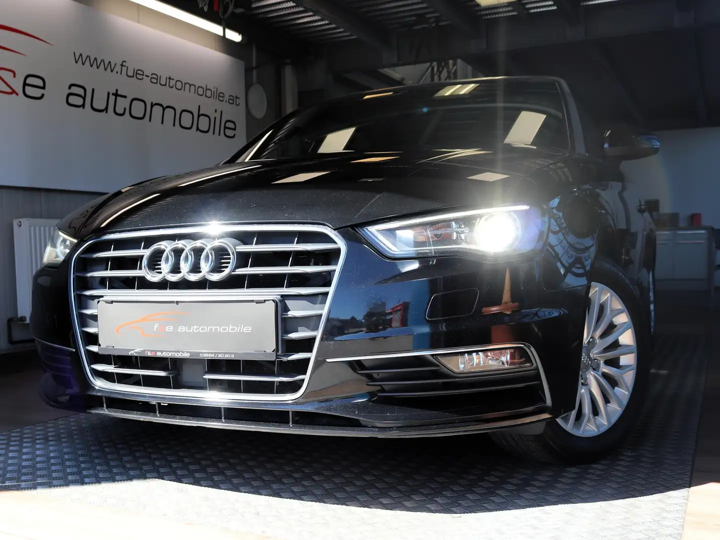 Audi A3 Cabriolet 2,0 TDI Ambiente Schwarz - 1
