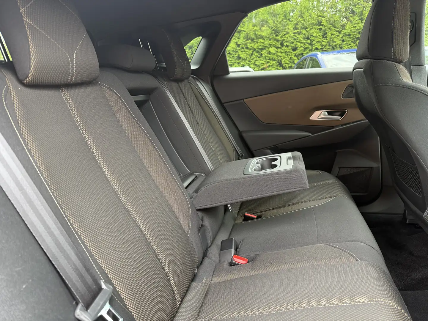 DS Automobiles DS 7 Crossback 130pk PT Business, Navi & CarPlay | Clima Grijs - 2