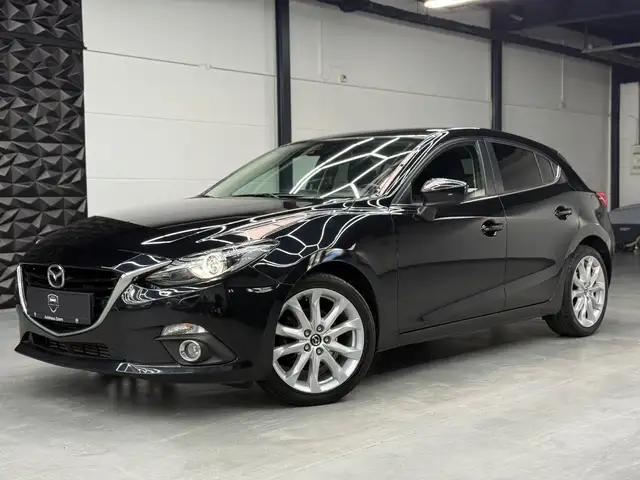 Mazda 3 Skyactiv-D 1.HAND*BOSE*HUD*AHK*TOTWINKEL*8FACH