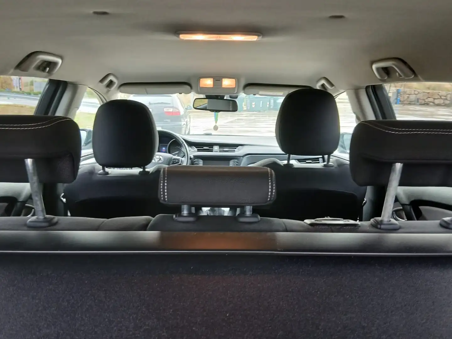 Toyota Avensis Avensis TS 150D Executive Executive Argintiu - 2