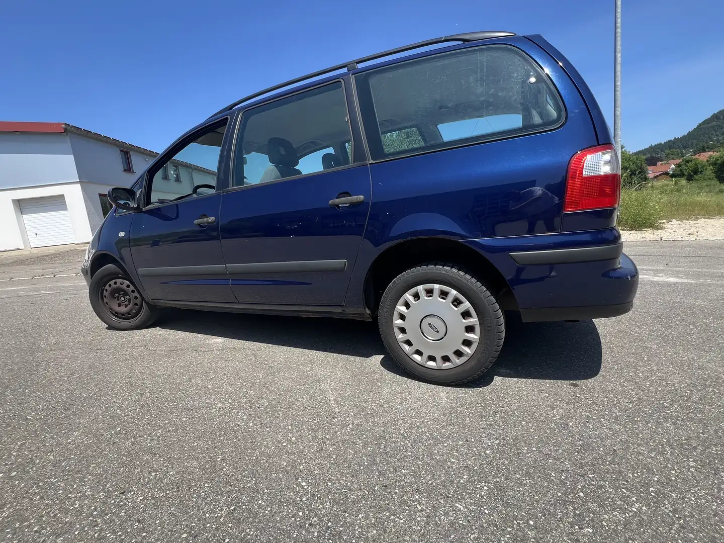 Ford Galaxy Ambiente Blau - 2