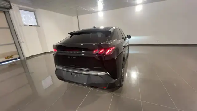 Peugeot 3008 view 4